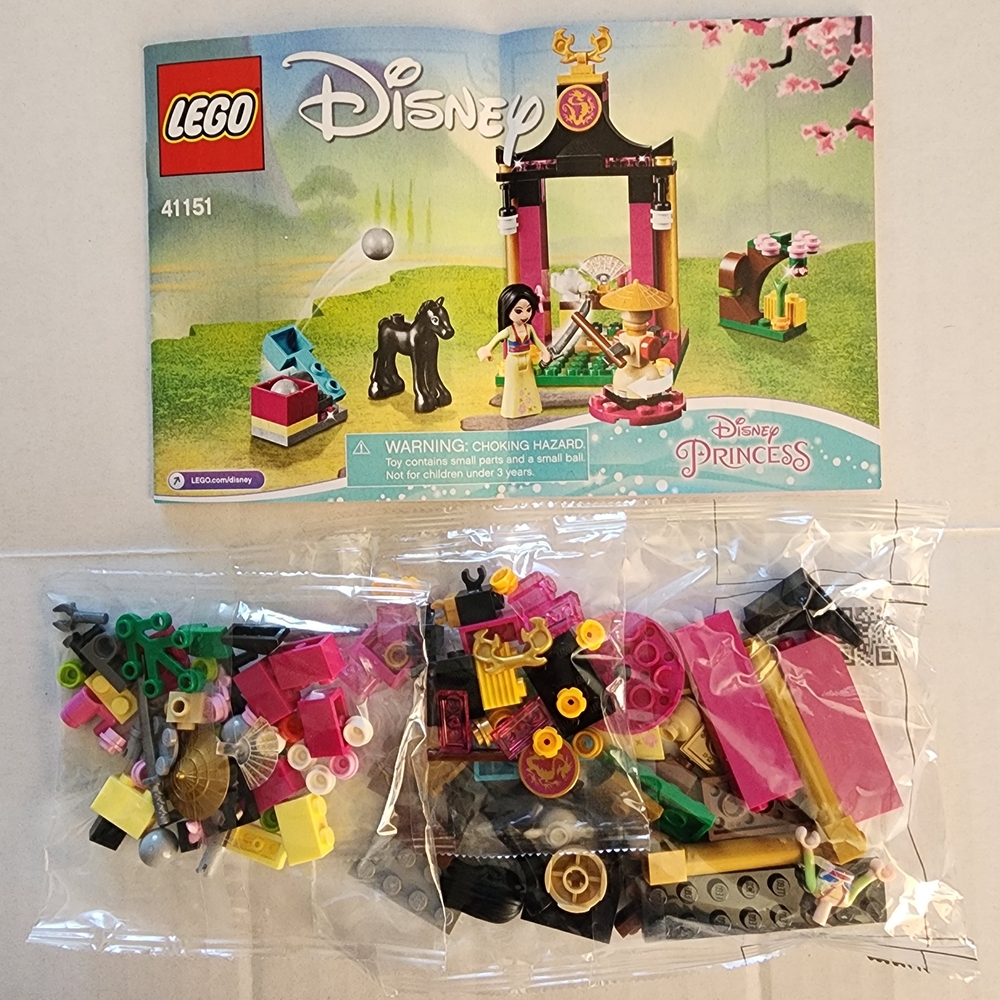 LEGO Disney Mulan Set - Pink, Black, and Yellow